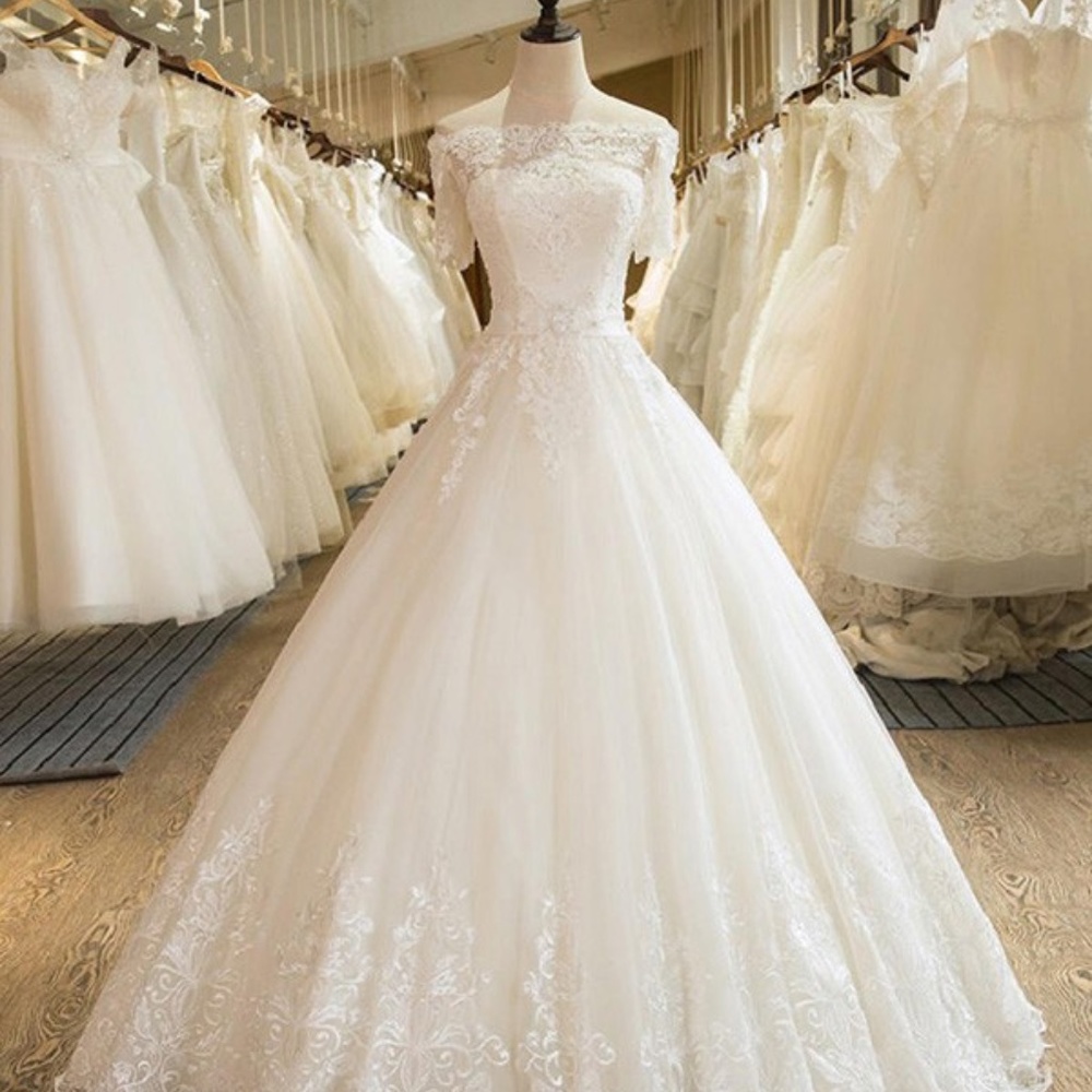 WHITE  WEDDING Bridal Petticoat Tulle/Crinoline petty coat. 30" to 40" waist.